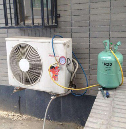 聂荣空调加氟