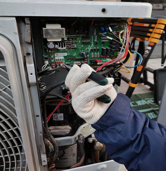  聂荣维修空调不制热